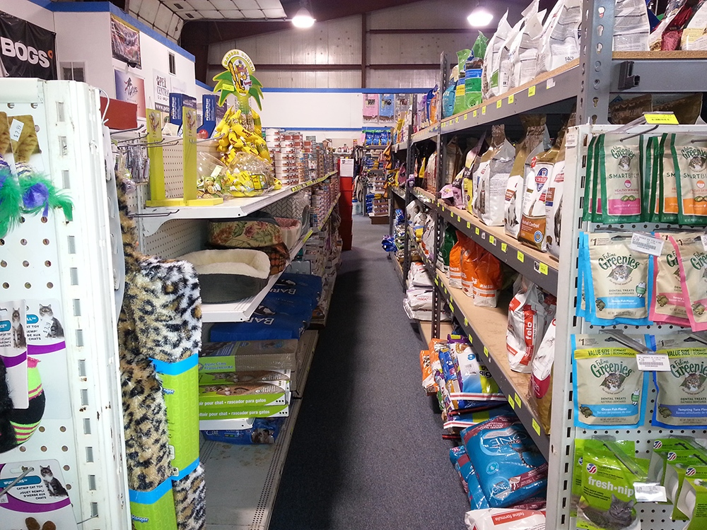 Nannaphat Pet Shop interior 2